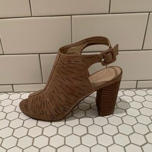 tan heeled sandals